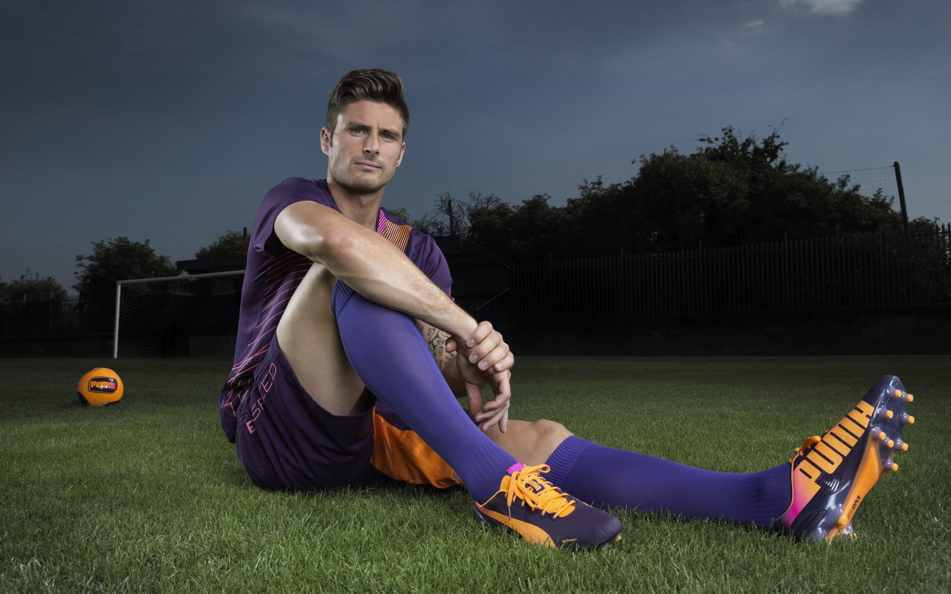 国足锋线组合配合逐步优化，国足锋线组合配合逐步优化的原因