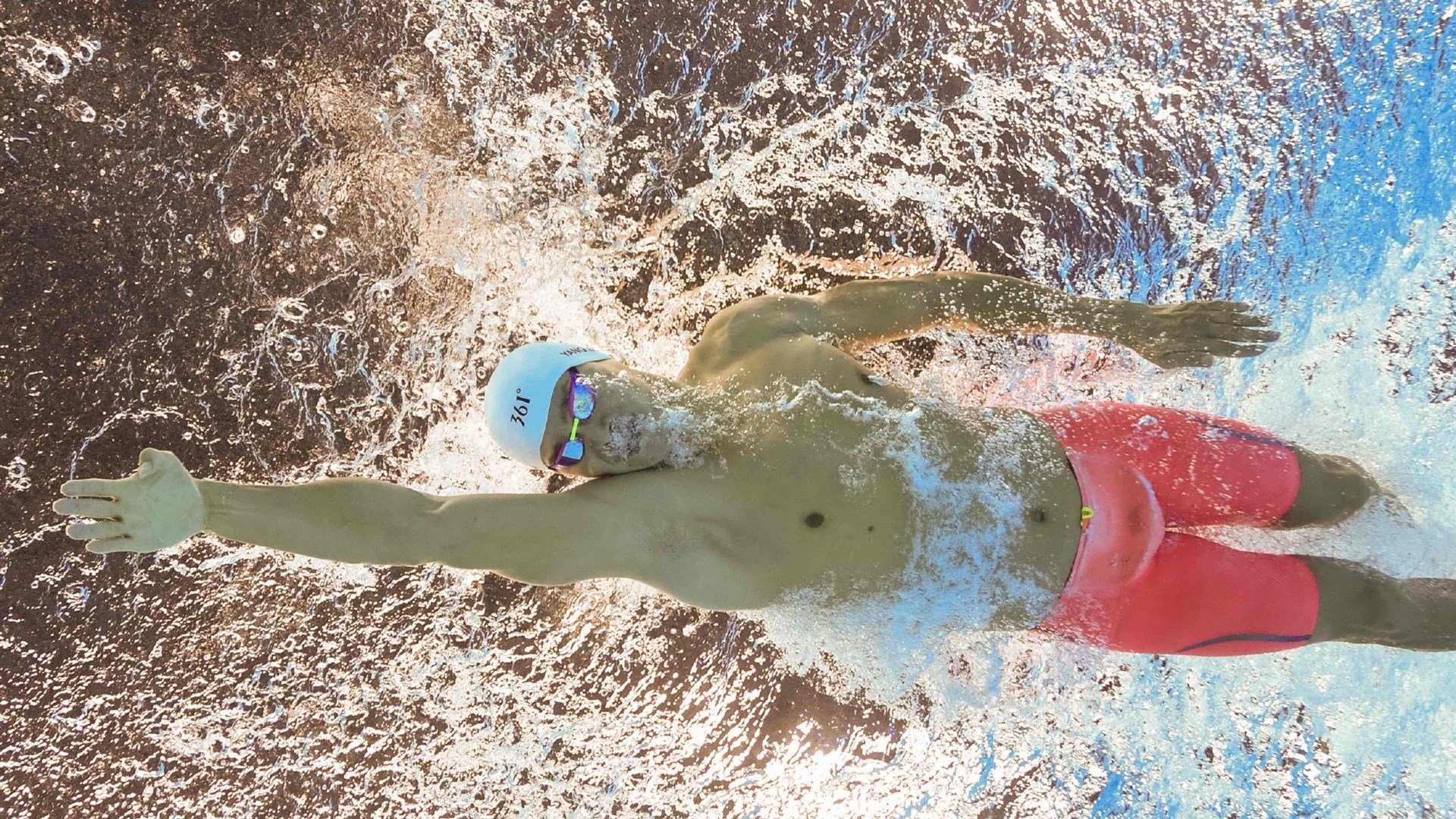 KPL舞台高度曝光32米巨幕亮相像在看科幻大片,kpl比赛现场